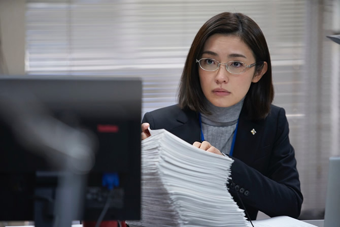 連続ドラマＷ ６０ 誤判対策室」古川雄輝、クールな弁護士写真が解禁 