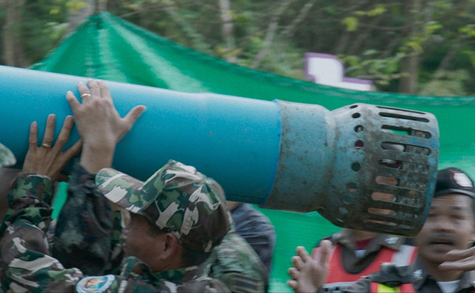 THE CAVE（ザ・ケイブ）　サッカー少年救出までの18日間