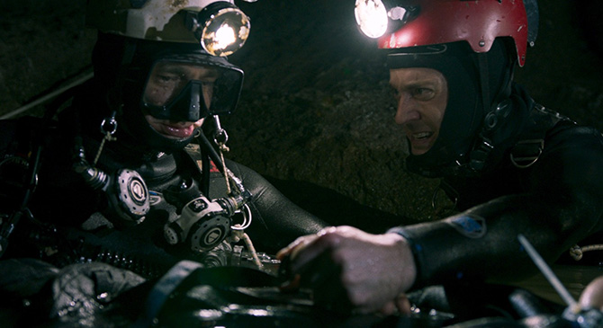 THE CAVE（ザ・ケイブ）　サッカー少年救出までの18日間