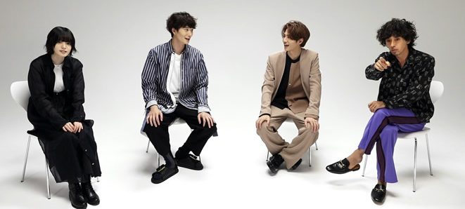 さんかく窓の外側は夜