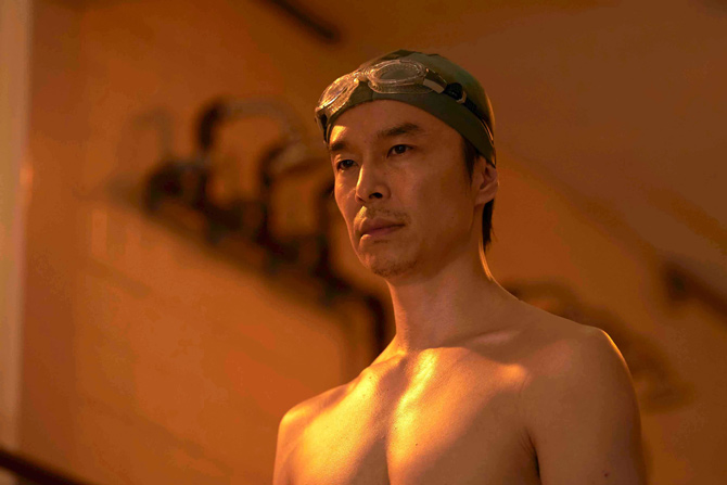 はい、泳げません