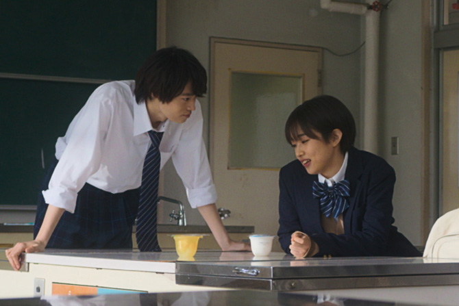 少女は卒業しない』河合優実 VS 窪塚愛流がゼリーをかけてジャンケン勝負！微笑ましいメイキング映像解禁 anemo