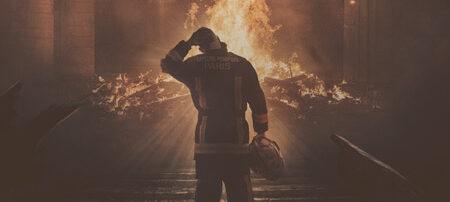 ノートルダム 炎の大聖堂』世界的巨匠ジャン＝ジャック・アノー監督の