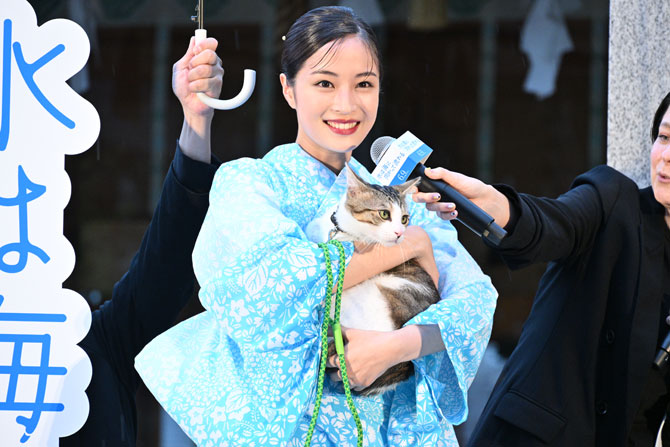 水は海に向かって流れる