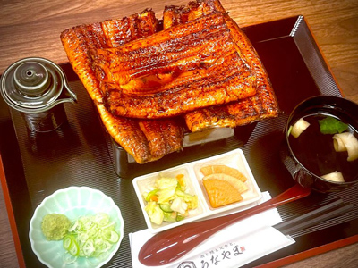 【藤沢駅南口徒歩2分】鰻2匹分が山を成す！『酒と鰻と定食と。うなやま』が、驚愕の「マウンテン重」を4,800円(税込)で提供開始