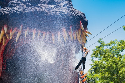 夏季限定！ニジゲンノモリ「ゴジラ迎撃作戦」びしょ濡れ爽快ジップライン『スプラッシュゴジラ2026』7月10日（金）～9月30日（水）まで開催
