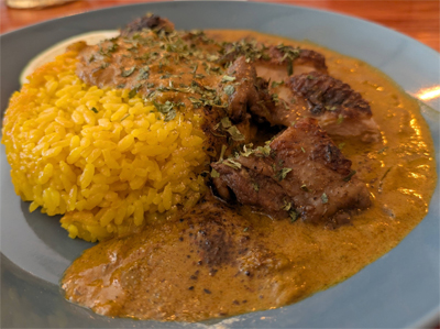 ジャークチキン×ココナッツ香る「Good Day Curry」オープン