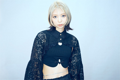 竹内アンナ、8曲入りE.Pをリリース!バンドツアーも決定