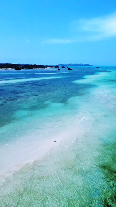 SNSで100万再生／沖縄の“幻の絶景”うむいの浜が話題